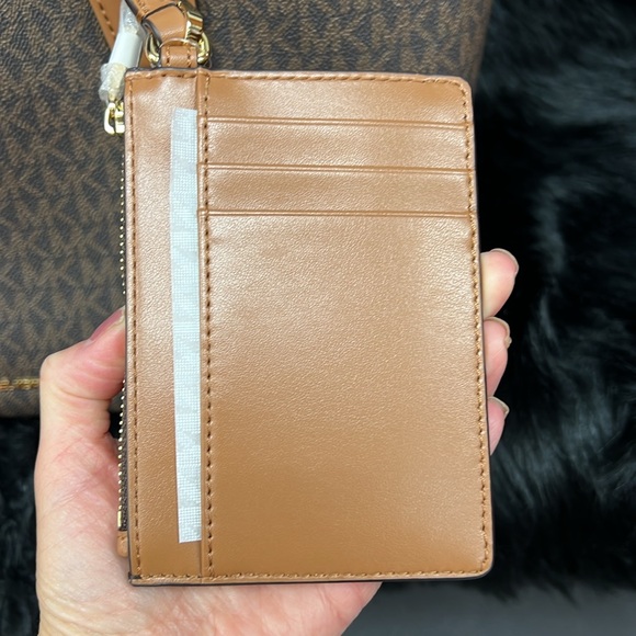 Michael Kors - Picture 5 of 9